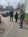 Гарантийный ремонт дворов проверили депутаты 