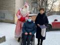 С юбилеем свадьбы семьи вологжан поздравили Дед Мороз и Снегурочка