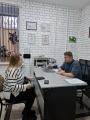 К депутату Михаилу Тихомирову, обратилась обеспокоенная вологжанка с проблемой выгула собак на тротуарах